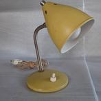 Klein tafellampje / bureaulampje Hala (?) zachtgeel/groen, Ophalen, Gebruikt, Metaal, Minder dan 50 cm