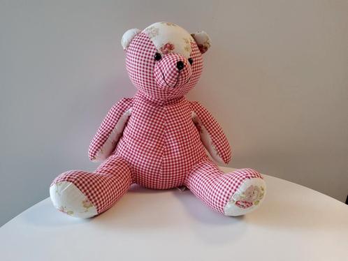 Rood/ wit geruite knuffelbeer. Ongeveer 30cm., Kinderen en Baby's, Speelgoed | Knuffels en Pluche, Zo goed als nieuw, Beer, Ophalen of Verzenden