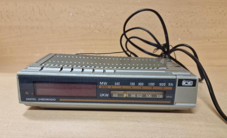 Ice UR 2306 – UKW / MW LED Digital Radio – As is, Witgoed en Apparatuur, Wekkers, Gebruikt, Ophalen of Verzenden