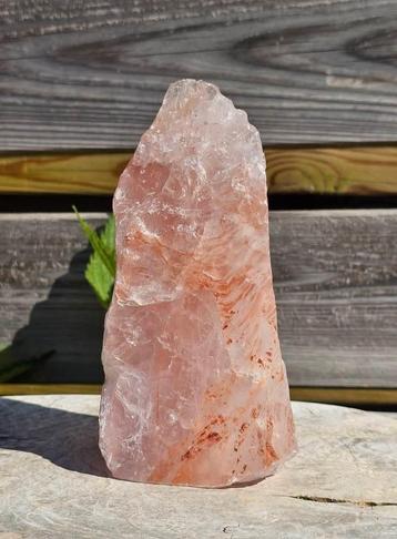Mooi ruw hematoïde kwarts sculptuur 1189 gram beschikbaar voor biedingen
