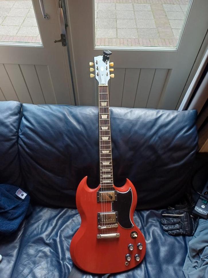 Gibson SG - Klassieker in Rock 'n' Roll!, Muziek en Instrumenten, Snaarinstrumenten | Gitaren | Elektrisch, Zo goed als nieuw