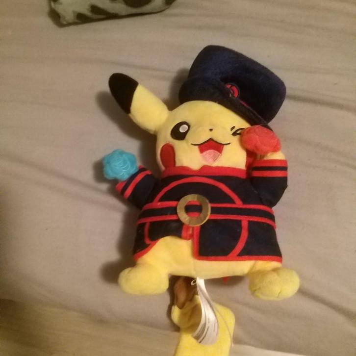 Pokemon Plush - Go Fest 2025 Pikachu, Verzamelen, Speldjes, Pins en Buttons, Nieuw, Speldje of Pin, Figuurtje, Ophalen