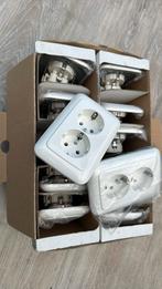 12x nieuw Busch Yeager - Dubbele wandcontact doos Alpine wit, Ophalen of Verzenden, Zo goed als nieuw, Stopcontact