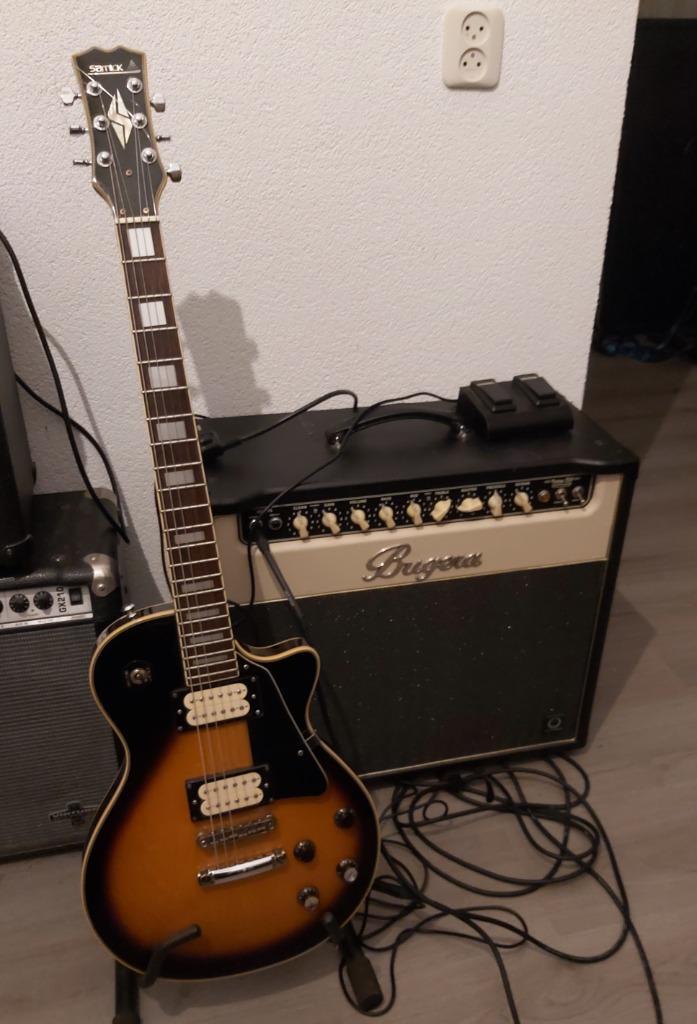 Buizenversterker+gitaar. Evt.ruilen tegen fender Japan., Muziek en Instrumenten, Versterkers | Bas en Gitaar, Zo goed als nieuw