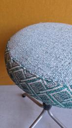 Unieke vintage Brabantia kruk met nieuwe stoffering, krukje, Gebruikt, Vintage, Ophalen of Verzenden, Nvt