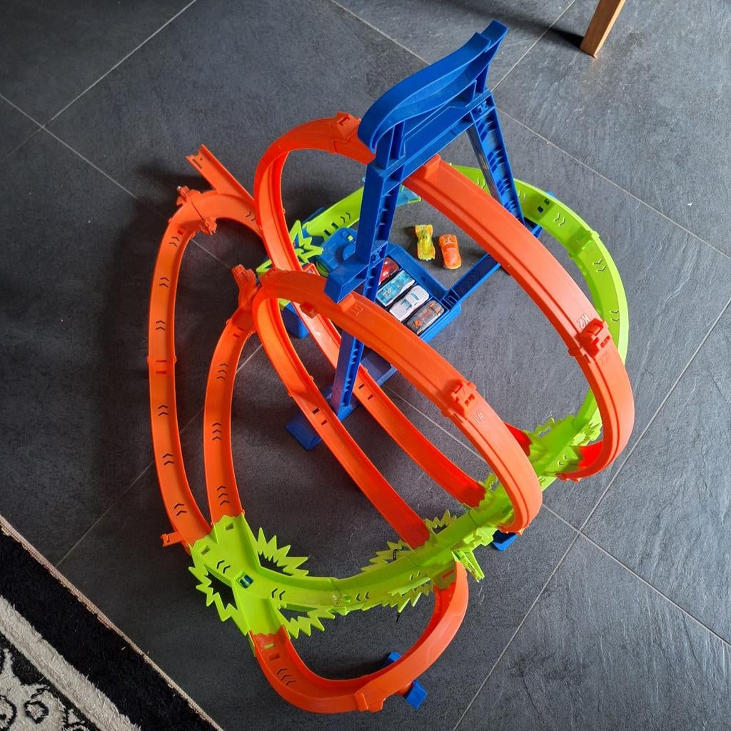 Hot Wheels Racebaan, Kinderen en Baby's, Speelgoed | Racebanen, Zo goed als nieuw, Racebaan, Elektrisch, Hot Wheels, Met looping