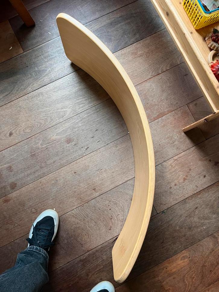 Wobbel Hout Grijs Gebogen Balansbord, Kinderen en Baby's, Speelgoed | Overig, Gebruikt, Jongen of Meisje, Ophalen