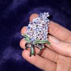 Vintage broche, emaile, tros sering bloemen, Sieraden, Tassen en Uiterlijk, Broches, Overige materialen, 4 tot 7 cm, Paars, Ophalen of Verzenden