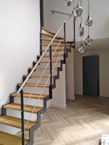 Staalconstructies, Balustrades en trappen op maat beschikbaar voor biedingen