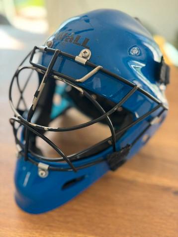 AANGEBODEN: WALL hockey goalie goaly keeper helm keepershelm beschikbaar voor biedingen