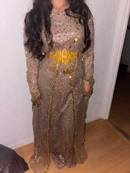 Koerdische jurk splinternieuw, Kleding | Dames, Gelegenheidskleding, Nieuw, Overige typen, Maat 36 (S), Beige, Ophalen of Verzenden