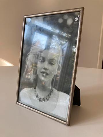 Vintage fotolijst beschikbaar voor biedingen