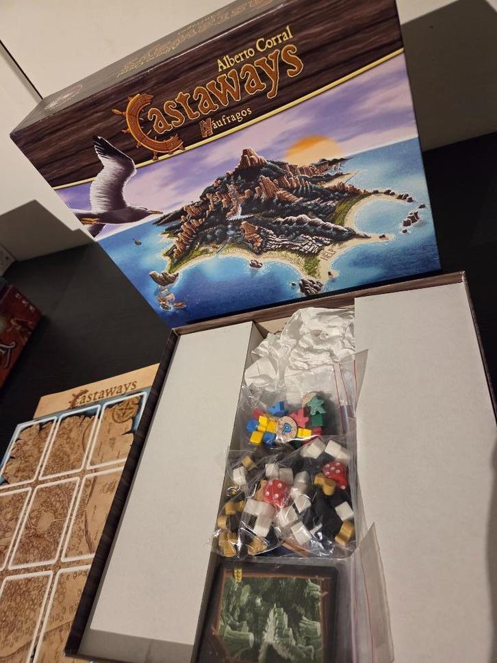 Bordspel Castaways, Hobby en Vrije tijd, Gezelschapsspellen | Bordspellen, Gebruikt, Een of twee spelers, Drie of vier spelers