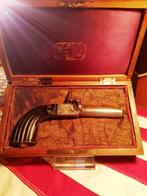 Antiek pistool geweer revolver kist. Onklaar., Verzamelen, Militaria | Algemeen, Ophalen of Verzenden