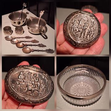 Pillendoosje snuff box. Kristal schaal verzilverd zilver e.d beschikbaar voor biedingen