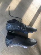 voetbalschoenen, Sport en Fitness, Ophalen, Gebruikt, Maat XS of kleiner, Schoenen