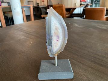Agaat op Houten Voet - 17,5 cm beschikbaar voor biedingen