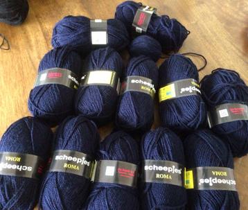 12 Scheepjes Roma acryl garen donker blauw beschikbaar voor biedingen