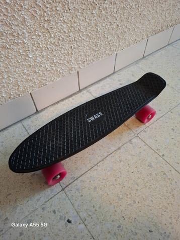 Skateboard – ideaal voor beginners en kinderen beschikbaar voor biedingen