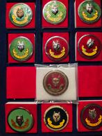 Verzameling scouting hoedplaten welpenleiding, Ophalen of Verzenden, Gebruikt, Embleem, Speld of Insigne