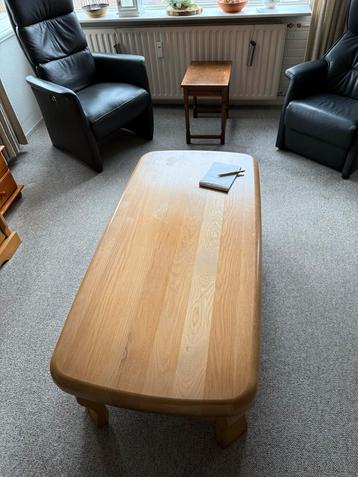 Gratis Houten Tafel beschikbaar voor biedingen