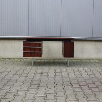 Vintage jaren 60 Palissander bureau beschikbaar voor biedingen