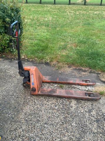 Palletwagen pallet wagen pompwagen pomp wagen pallet lift beschikbaar voor biedingen