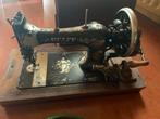 Pfaff  naaimachine met originele tafel, Hobby en Vrije tijd, Naaimachines en Toebehoren, Ophalen, Gebruikt, Naaimachine, Pfaff