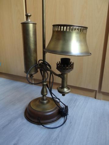 Vintage lamp beschikbaar voor biedingen