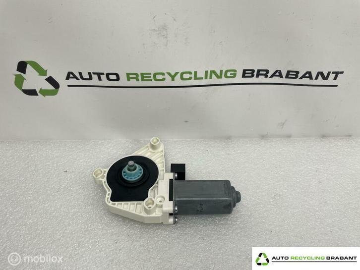 Raammotor rechtsvoor Audi Volkswagen 5Q4959802B, Auto-onderdelen, Ruiten en Toebehoren, Volkswagen, Gebruikt, Ophalen of Verzenden