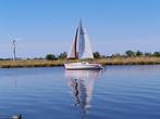 Zeilboot (Sportina 680) met motor en (stalling) trailer, Watersport en Boten, Kajuitzeilboten en Zeiljachten, Ophalen, Gebruikt