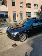 BMW 5-Serie 2.5 D 525 Touring AUT 2006 Zwart, Auto's, BMW, Achterwielaandrijving, Zwart, 2497 cc, 2000 kg