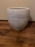 Grote stenen zware bloempot, Tuin en Terras, Bloempotten, Ophalen, Steen, Rond, Zo goed als nieuw