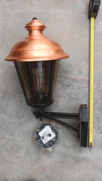 Nieuwe buitenlamp. beschikbaar voor biedingen