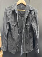 Zwarte overshirt, Ophalen, Gedragen, Zwart