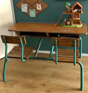 Authentiek vintage schoolbankje retro kinderbureau beschikbaar voor biedingen