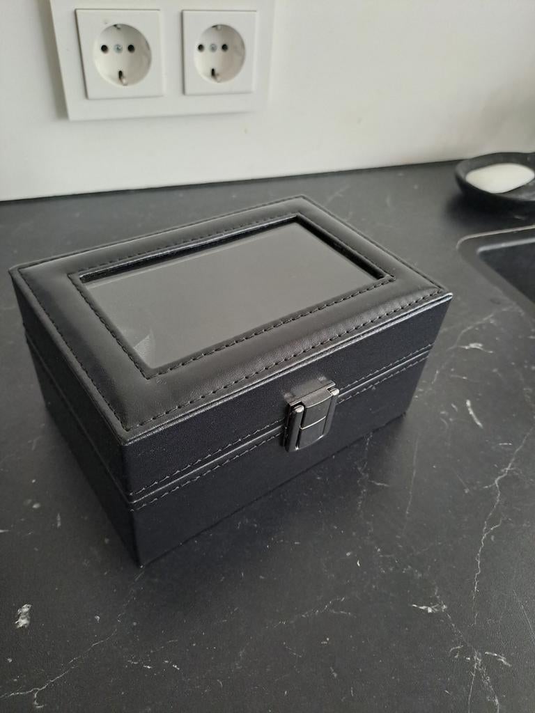 Horlogebox voor 3 horloges, Zwart, Nieuw, Ophalen of Verzenden, Met slot