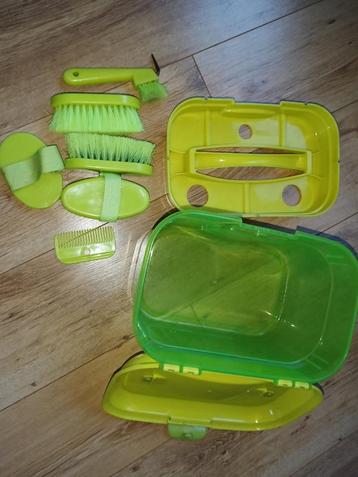 Gevulde poetskist beschikbaar voor biedingen