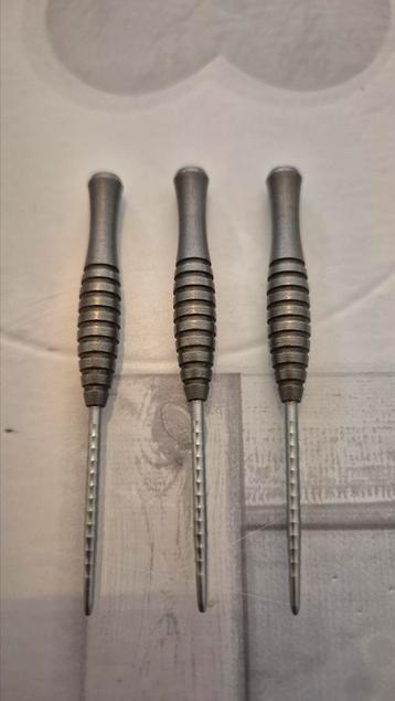 2 dart setjes te koop. beschikbaar voor biedingen