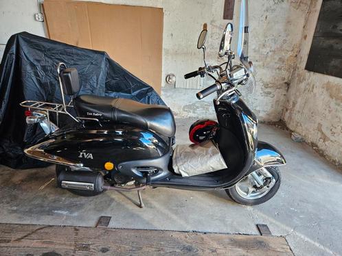 zeer nette iva snor scooter, Fietsen en Brommers, Snorfietsen en Snorscooters, Zo goed als nieuw, Overige merken, Ophalen
