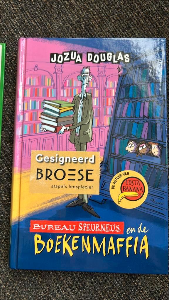 Jozua Douglas - Bureau Speurneus en de boekenmaffia, Boeken, Kinderboeken | Jeugd | 10 tot 12 jaar, Zo goed als nieuw, Ophalen of Verzenden