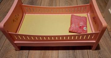 Poppenbedje kunstof  beschikbaar voor biedingen