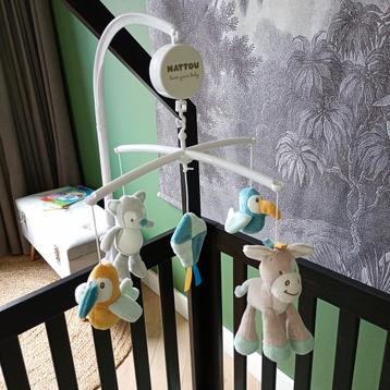 Muziekmobiel met 5 knuffels van Nattou beschikbaar voor biedingen