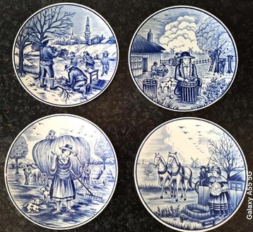 SET VAN VIER PRACHTIGE DELFTS BLAUWE BORDJES. beschikbaar voor biedingen