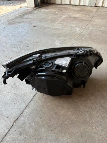 BMW E60 LCI Koplamp links beschikbaar voor biedingen