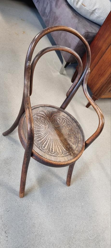Antiek Kinderstoeltje met Bewerking, Antiek en Kunst, Antiek | Meubels | Stoelen en Banken, Ophalen