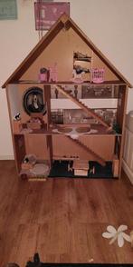 poppenhuis incl toebehoren, Ophalen, Zo goed als nieuw, Poppenhuis