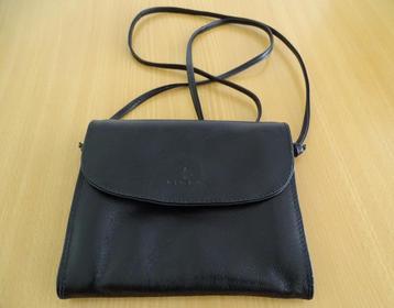 HJ de Rooy klein zwart leer schoudertasje crossbody nieuwst. beschikbaar voor biedingen