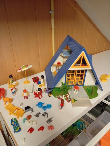 Playmobil huis met accessoires beschikbaar voor biedingen
