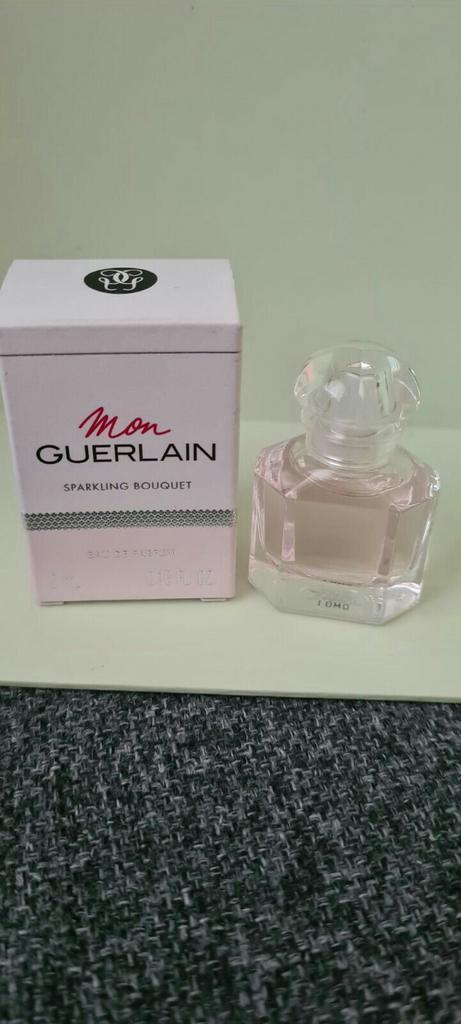 Mon Guerlain sparkling bouquet eau de parfum miniatuur 5ml, Verzamelen, Parfumverzamelingen, Nieuw, Miniatuur, Ophalen of Verzenden